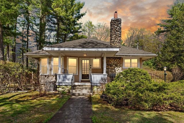 41 Pine Grove Ave, Sharon, MA 02067