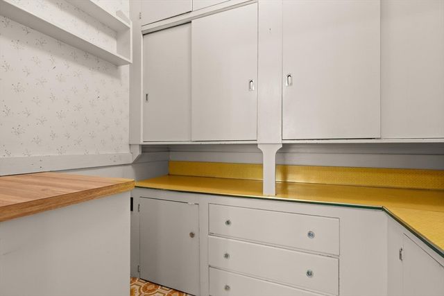 41 Pine Grove Ave, Sharon, MA 02067