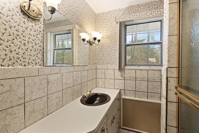 41 Pine Grove Ave, Sharon, MA 02067