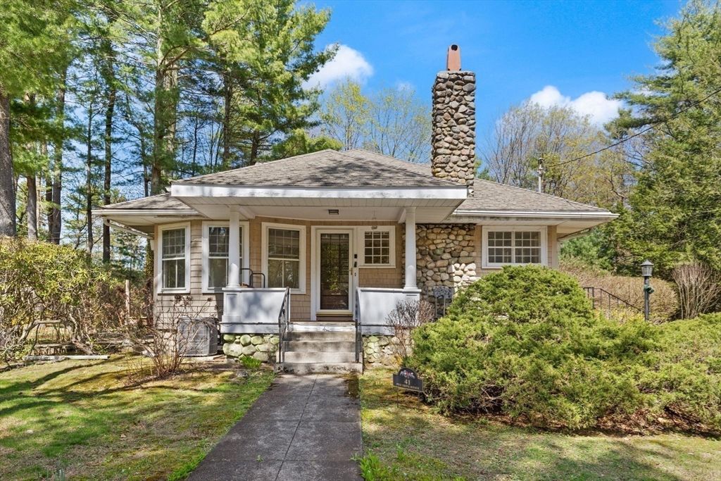 41 Pine Grove Ave, Sharon, MA 02067