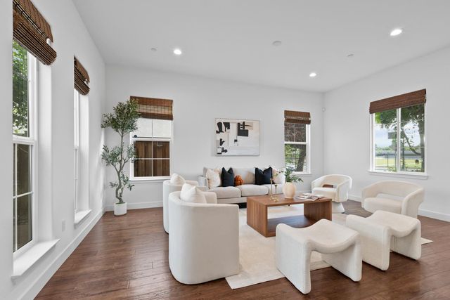 3073 Crocker Dr, Sacramento, CA 95818