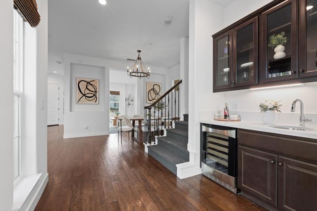 3073 Crocker Dr, Sacramento, CA 95818