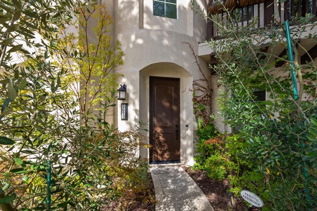 3073 Crocker Dr, Sacramento, CA 95818