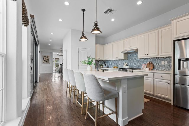 3073 Crocker Dr, Sacramento, CA 95818