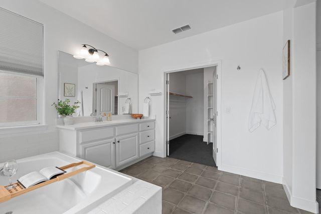 3073 Crocker Dr, Sacramento, CA 95818
