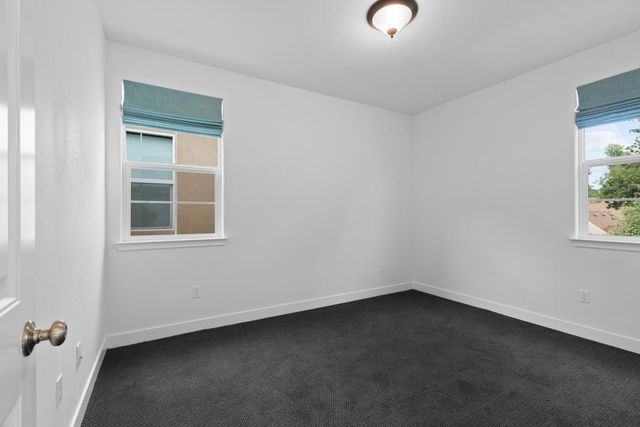 3073 Crocker Dr, Sacramento, CA 95818