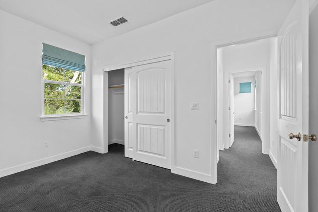 3073 Crocker Dr, Sacramento, CA 95818