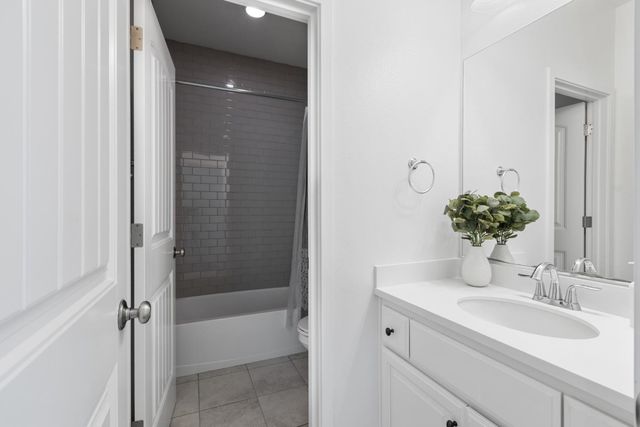 3073 Crocker Dr, Sacramento, CA 95818