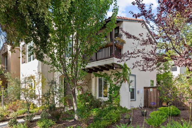 3073 Crocker Dr, Sacramento, CA 95818