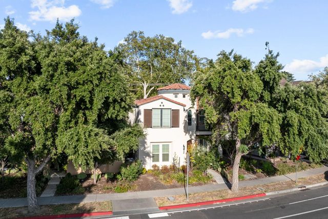 3073 Crocker Dr, Sacramento, CA 95818
