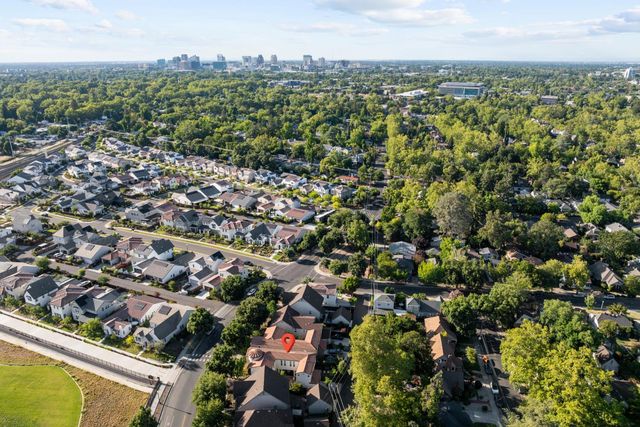 3073 Crocker Dr, Sacramento, CA 95818