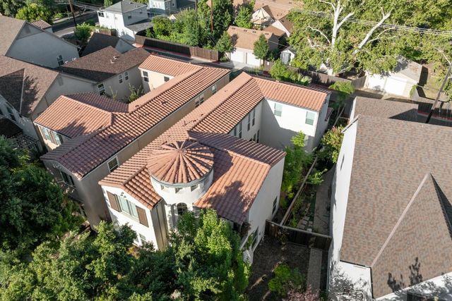 3073 Crocker Dr, Sacramento, CA 95818