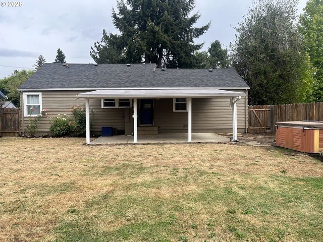 1453 C St, Springfield, OR 97477