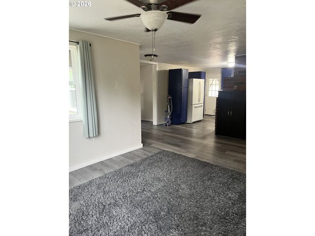 1453 C St, Springfield, OR 97477