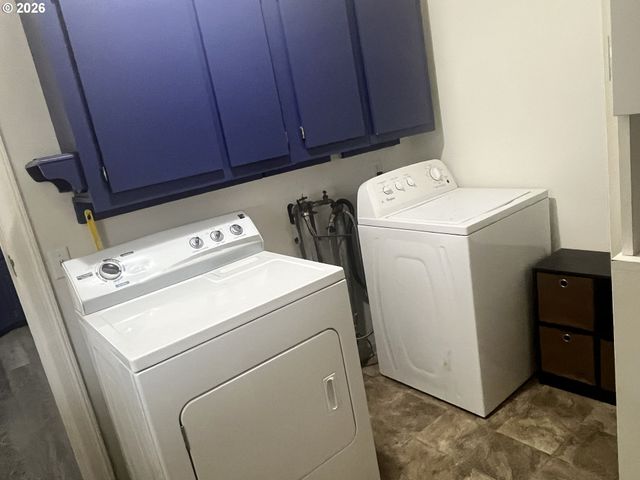 1453 C St, Springfield, OR 97477