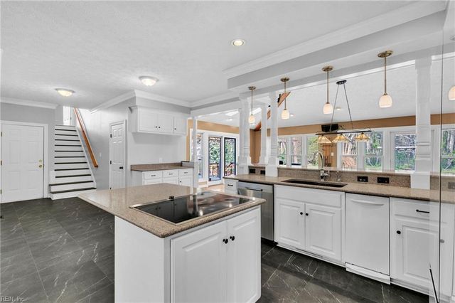 111 Manassas LOOP, Yorktown, VA 23693