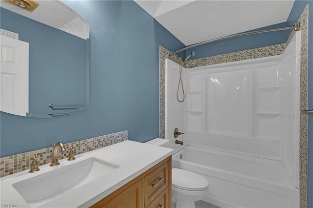 111 Manassas LOOP, Yorktown, VA 23693