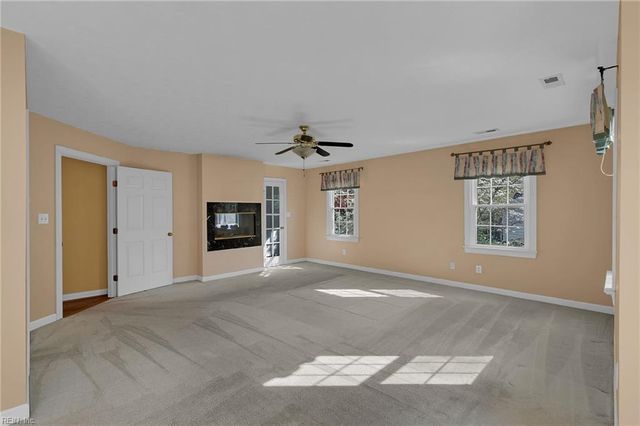 111 Manassas LOOP, Yorktown, VA 23693