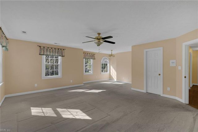 111 Manassas LOOP, Yorktown, VA 23693