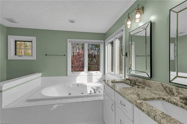 111 Manassas LOOP, Yorktown, VA 23693