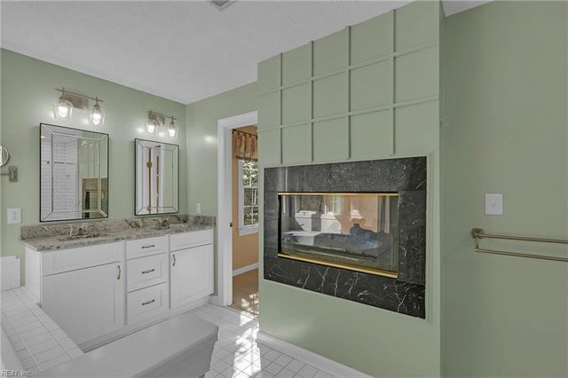 111 Manassas LOOP, Yorktown, VA 23693