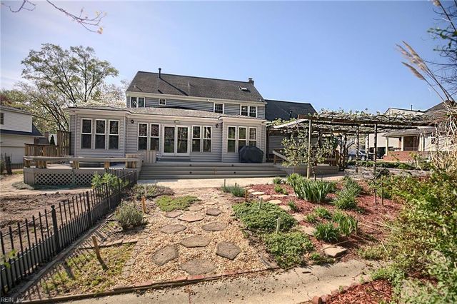 111 Manassas LOOP, Yorktown, VA 23693