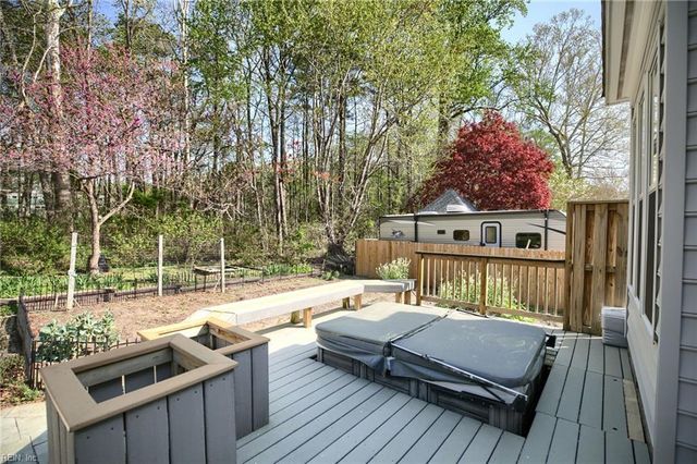 111 Manassas LOOP, Yorktown, VA 23693