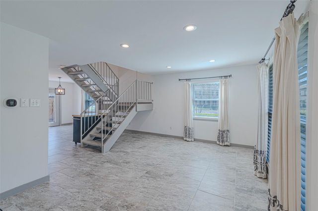 10010 Knoboak Drive 33, Houston, TX 77080