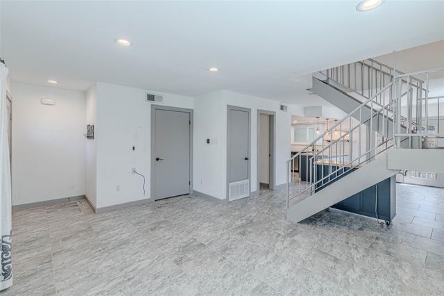 10010 Knoboak Drive 33, Houston, TX 77080