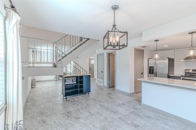 10010 Knoboak Drive 33, Houston, TX 77080