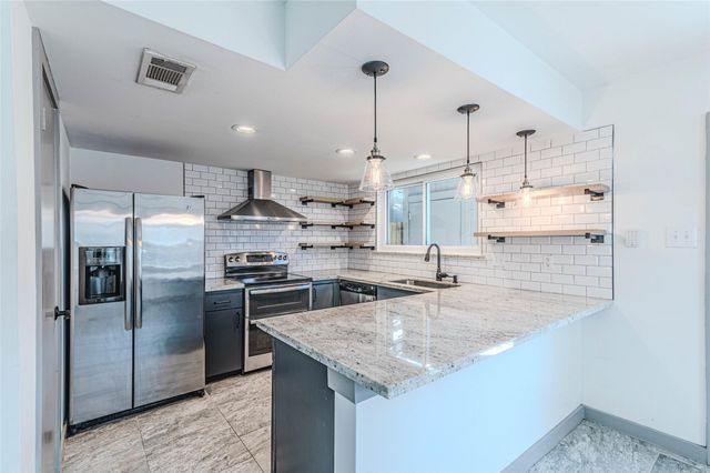 10010 Knoboak Drive 33, Houston, TX 77080