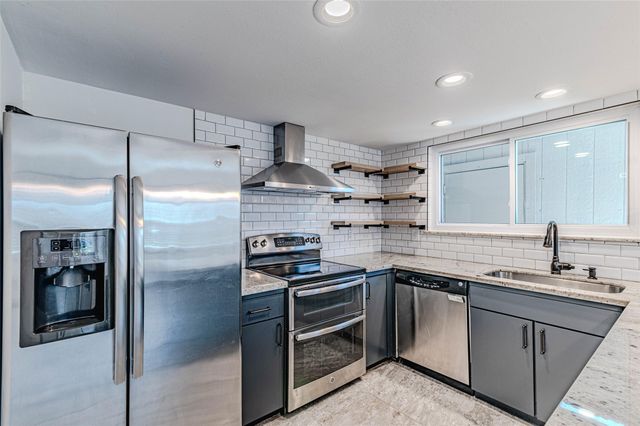 10010 Knoboak Drive 33, Houston, TX 77080