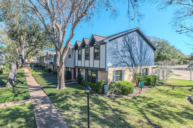 10010 Knoboak Drive 33, Houston, TX 77080