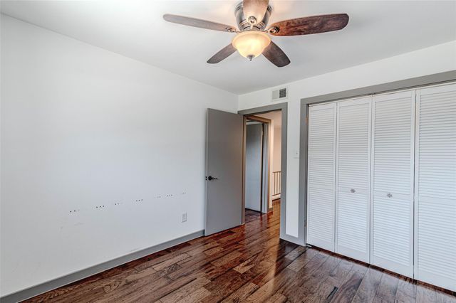 10010 Knoboak Drive 33, Houston, TX 77080