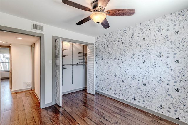 10010 Knoboak Drive 33, Houston, TX 77080