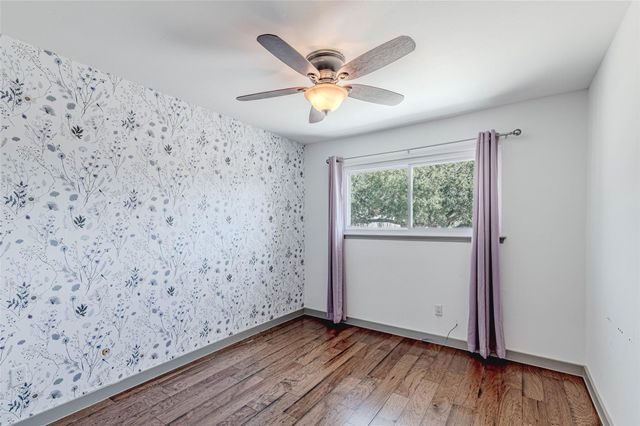 10010 Knoboak Drive 33, Houston, TX 77080