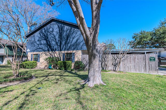 10010 Knoboak Drive 33, Houston, TX 77080