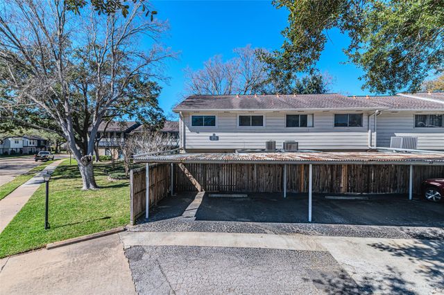 10010 Knoboak Drive 33, Houston, TX 77080