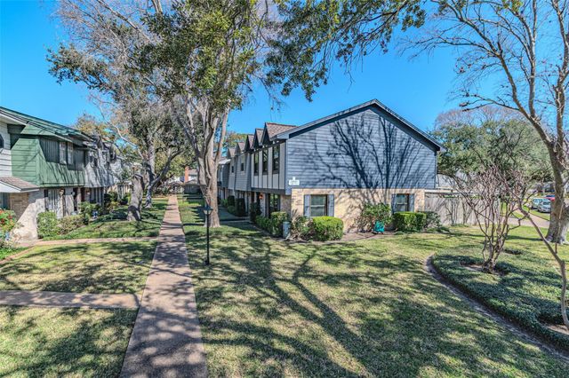 10010 Knoboak Drive 33, Houston, TX 77080