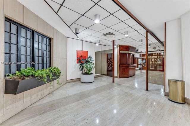 801 Brickell Bay Dr 2069, Miami, FL 33131