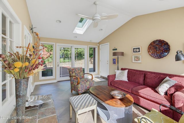 3029 Beals Branch Dr, Louisville, KY 40206