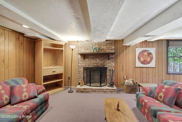 3029 Beals Branch Dr, Louisville, KY 40206