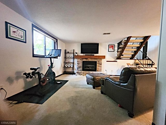 1810 Peony Lane N, Plymouth, MN 55447