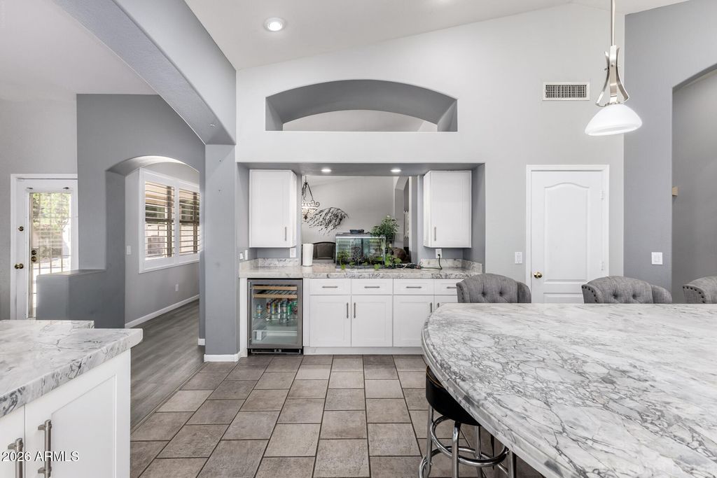 Image 12 of property listing at 891 E GAIL Drive, Gilbert, AZ 85296