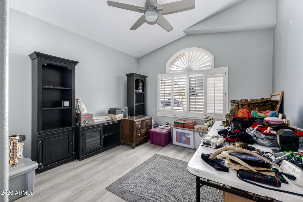 Image 28 of property listing at 891 E GAIL Drive, Gilbert, AZ 85296