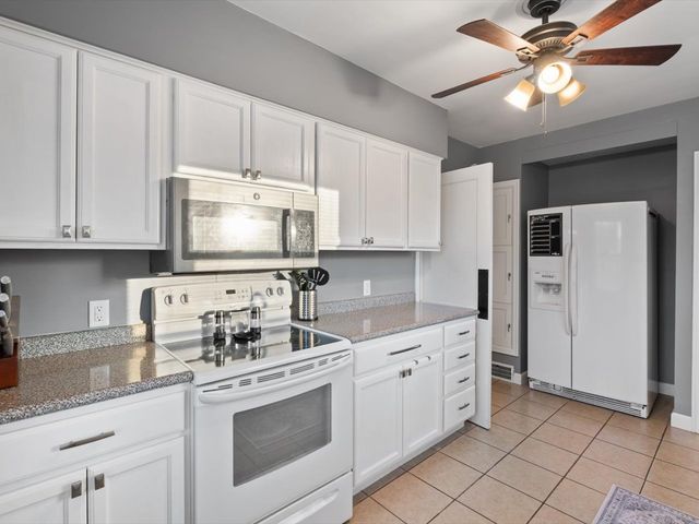 2304 Elm Street, Davenport, IA 52803