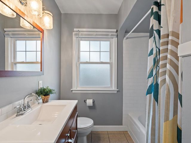 2304 Elm Street, Davenport, IA 52803