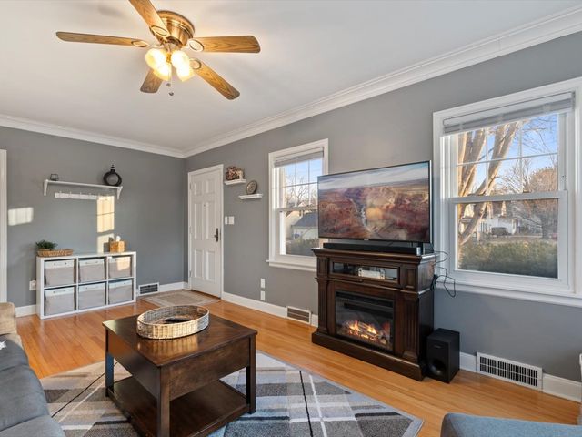 2304 Elm Street, Davenport, IA 52803