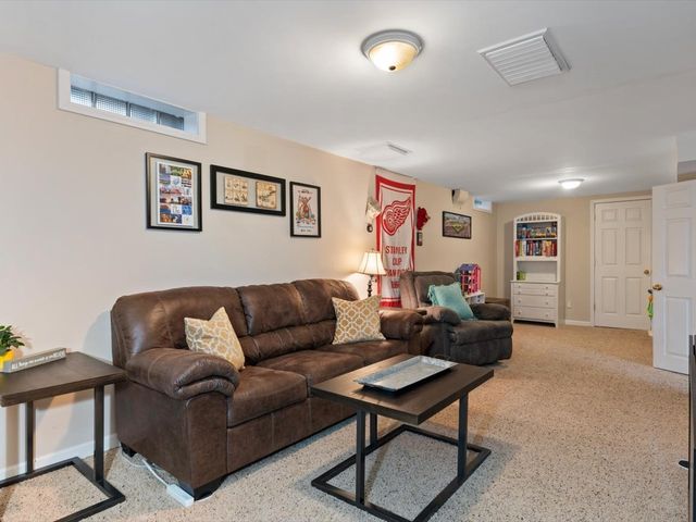 2304 Elm Street, Davenport, IA 52803