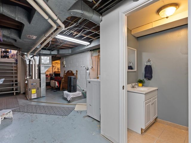 2304 Elm Street, Davenport, IA 52803